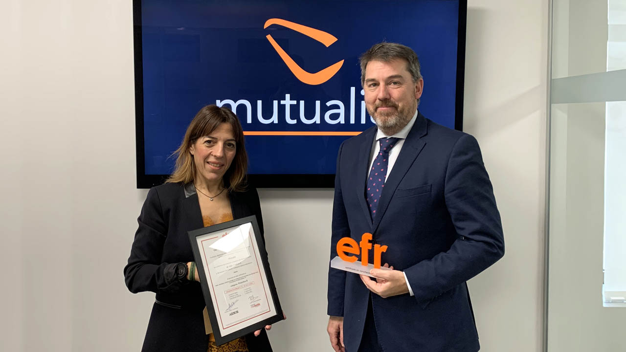 Miren Fernández (Mutualia) y Rafael Fuertes ( Fundación Másfamilia )